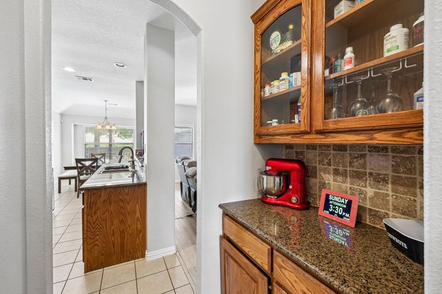 117 Brook Hollow Lane, Red Oak, TX 75154