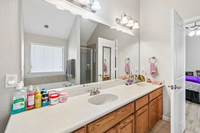 117 Brook Hollow Lane, Red Oak, TX 75154