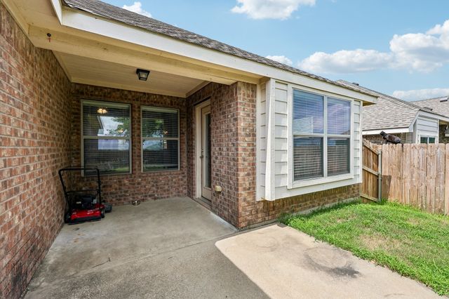 117 Brook Hollow Lane, Red Oak, TX 75154