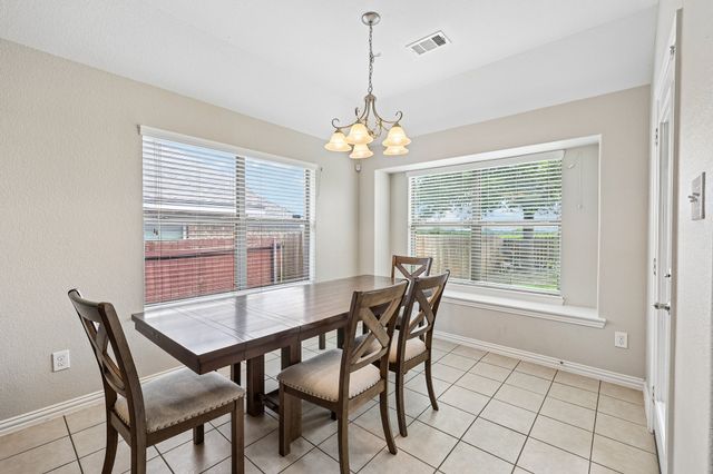 117 Brook Hollow Lane, Red Oak, TX 75154