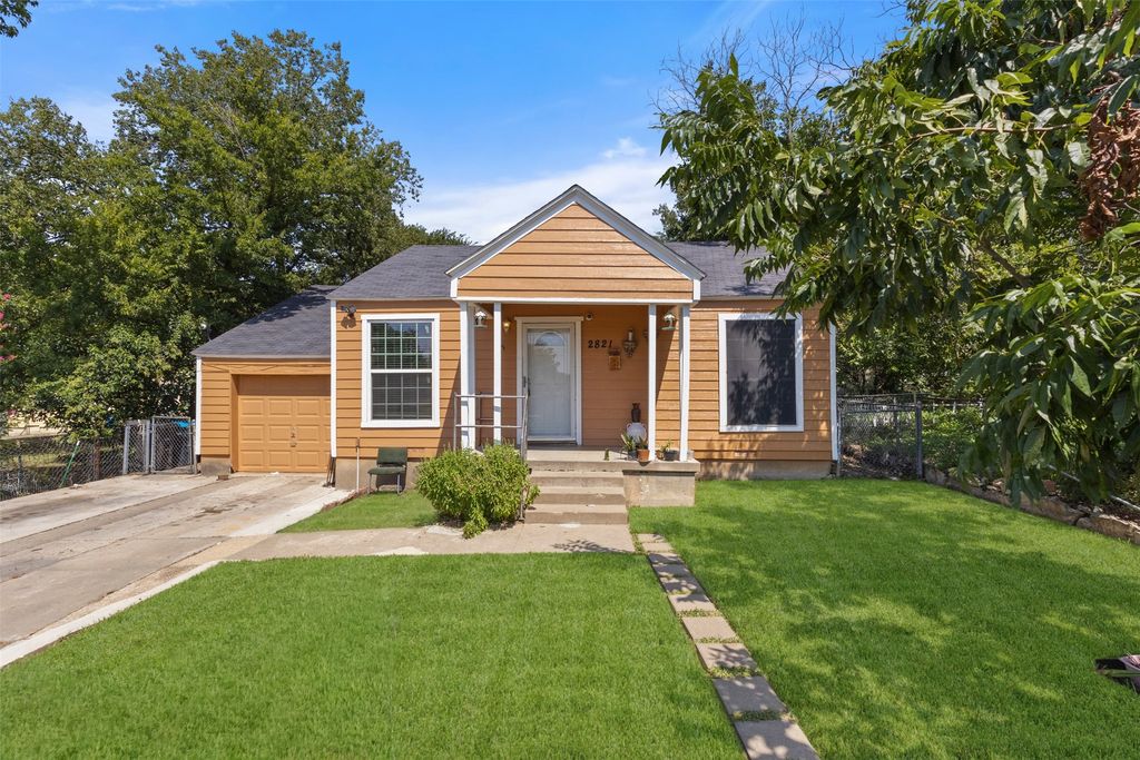 2821 Burchill Road S, Fort Worth, TX 76105