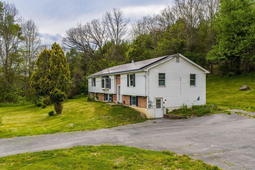 505 County Route 12, New Hampton, NY 10958