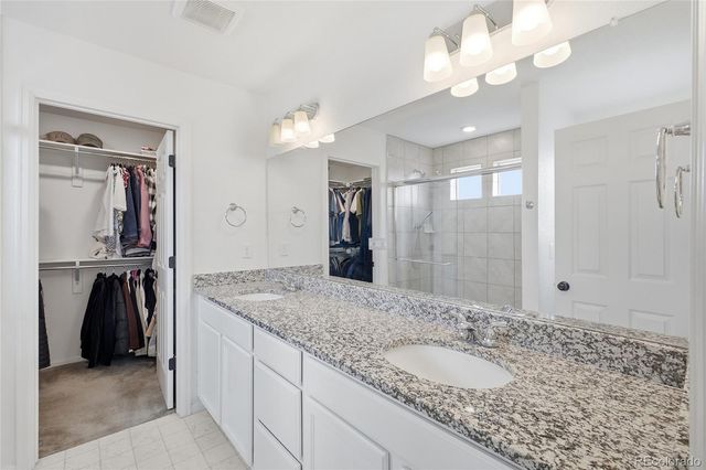 4003 N Quatar Court, Aurora, CO 80019