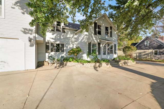 412 Prairie Avenue, Faribault, MN 55021