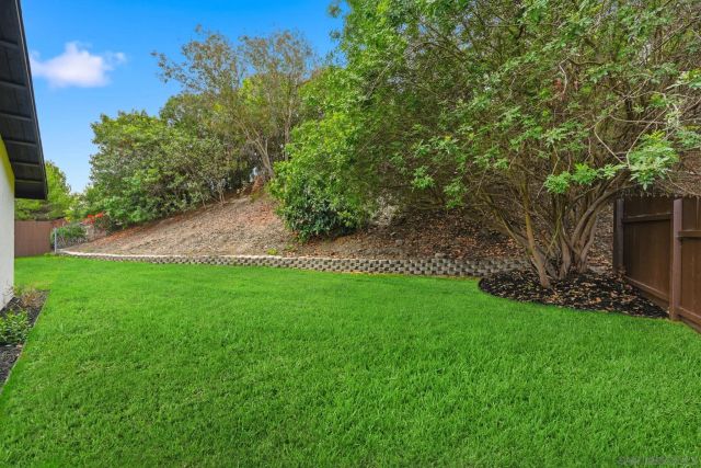 2610 Chestnut Ave, Carlsbad, CA 92010