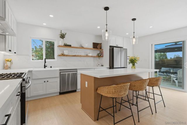 2610 Chestnut Ave, Carlsbad, CA 92010