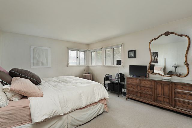 2811 Cherry Lane, Northbrook, IL 60062