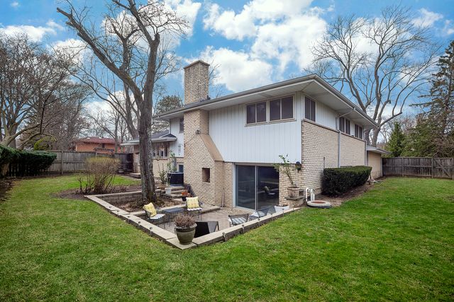 2811 Cherry Lane, Northbrook, IL 60062