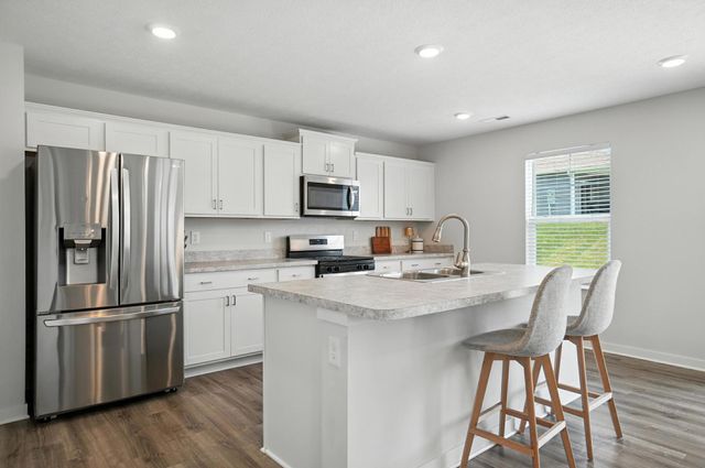 530 Hemingway Avenue, Lithopolis, OH 43136