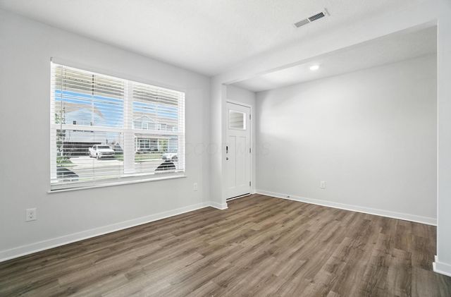 530 Hemingway Avenue, Lithopolis, OH 43136