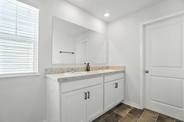 530 Hemingway Avenue, Lithopolis, OH 43136