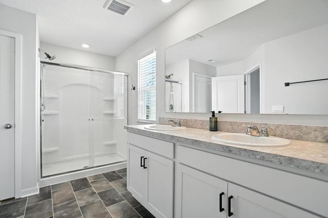 530 Hemingway Avenue, Lithopolis, OH 43136