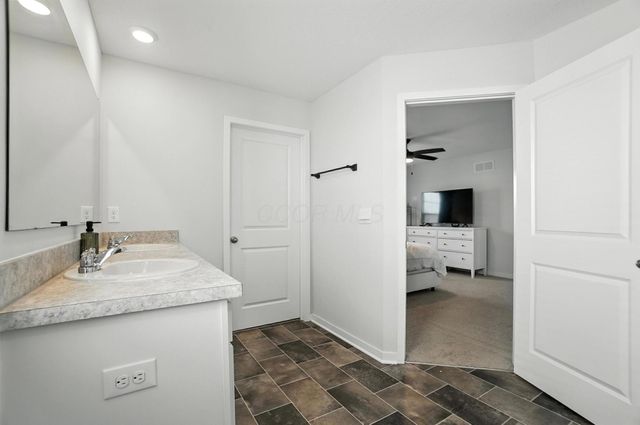 530 Hemingway Avenue, Lithopolis, OH 43136