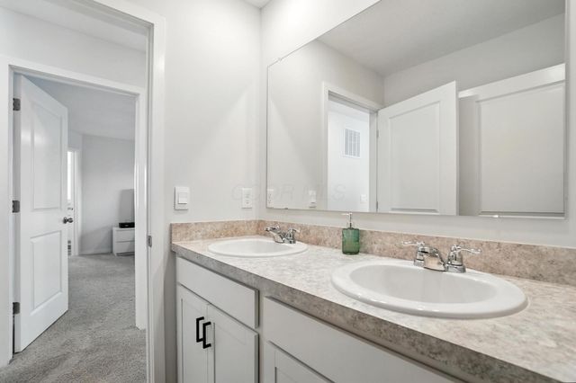 530 Hemingway Avenue, Lithopolis, OH 43136