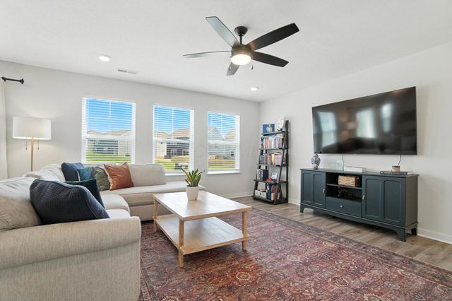 530 Hemingway Avenue, Lithopolis, OH 43136