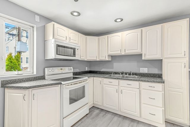 298 Collette St, New Bedford, MA 02746