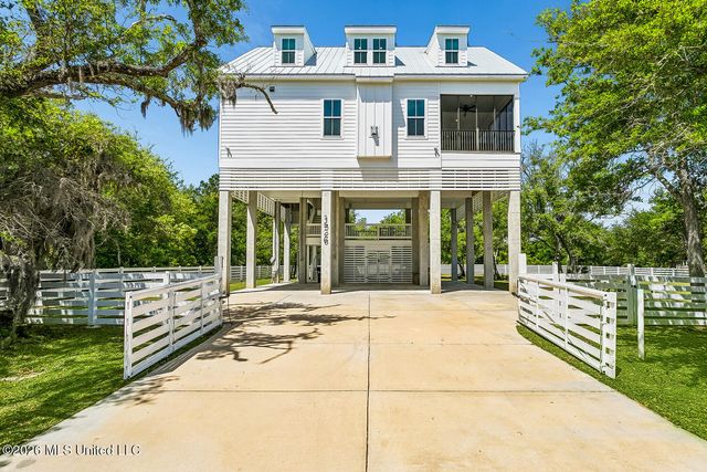 1526 Dunbar Avenue, Bay Saint Louis, MS 39520