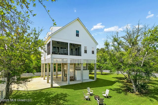 1526 Dunbar Avenue, Bay Saint Louis, MS 39520