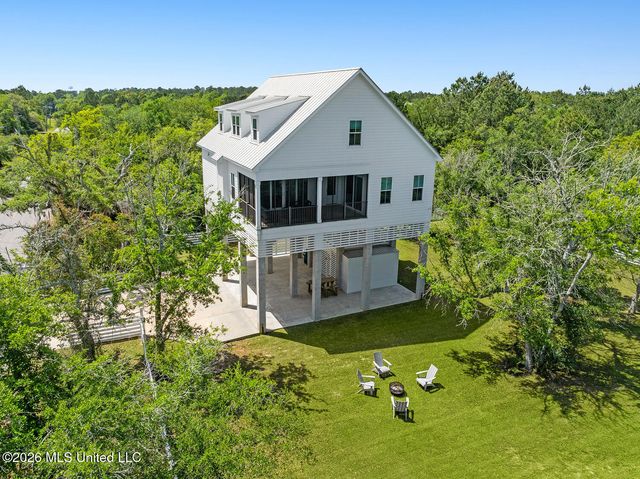 1526 Dunbar Avenue, Bay Saint Louis, MS 39520