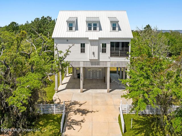 1526 Dunbar Avenue, Bay Saint Louis, MS 39520