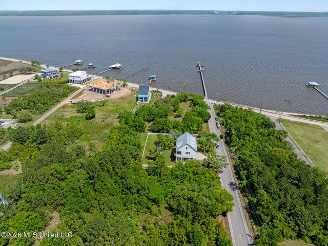 1526 Dunbar Avenue, Bay Saint Louis, MS 39520