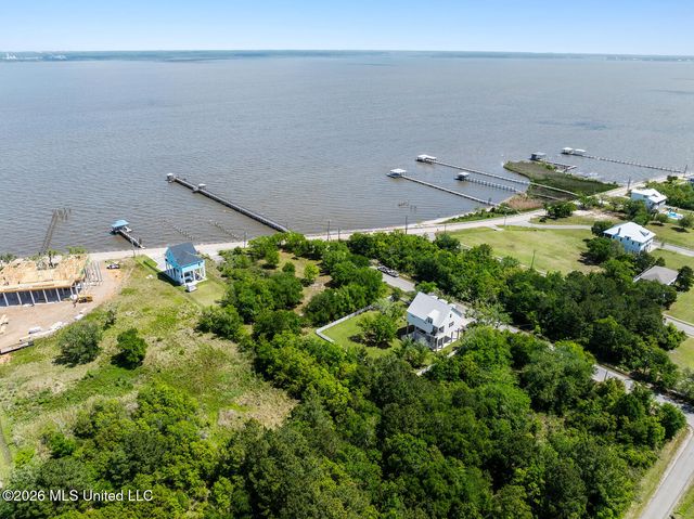 1526 Dunbar Avenue, Bay Saint Louis, MS 39520