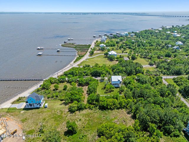 1526 Dunbar Avenue, Bay Saint Louis, MS 39520