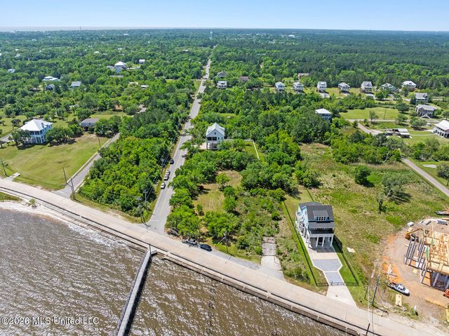 1526 Dunbar Avenue, Bay Saint Louis, MS 39520