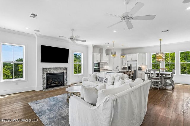 1526 Dunbar Avenue, Bay Saint Louis, MS 39520