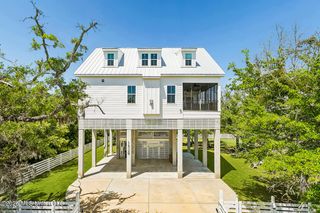 1526 Dunbar Avenue, Bay Saint Louis, MS 39520