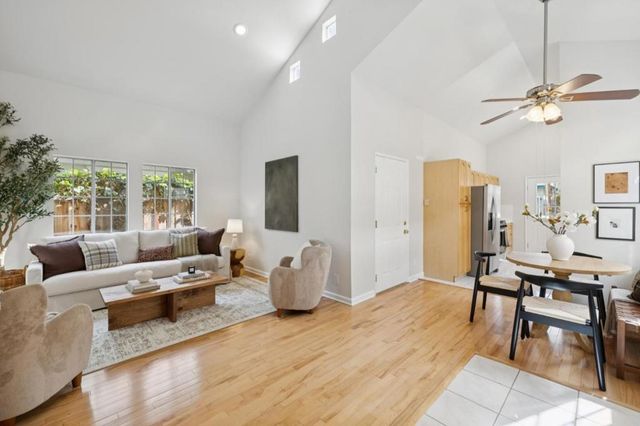 280 College Avenue, Mountain View, CA 94040