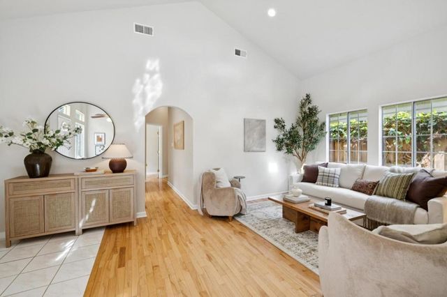 280 College Avenue, Mountain View, CA 94040