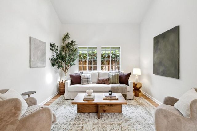 280 College Avenue, Mountain View, CA 94040