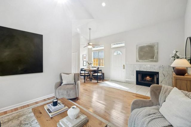 280 College Avenue, Mountain View, CA 94040