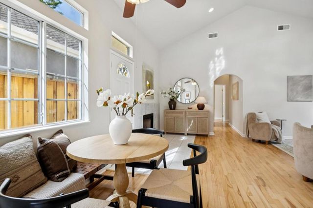 280 College Avenue, Mountain View, CA 94040