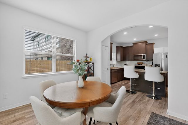 433 Cross Ridge Circle N, Fort Worth, TX 76120