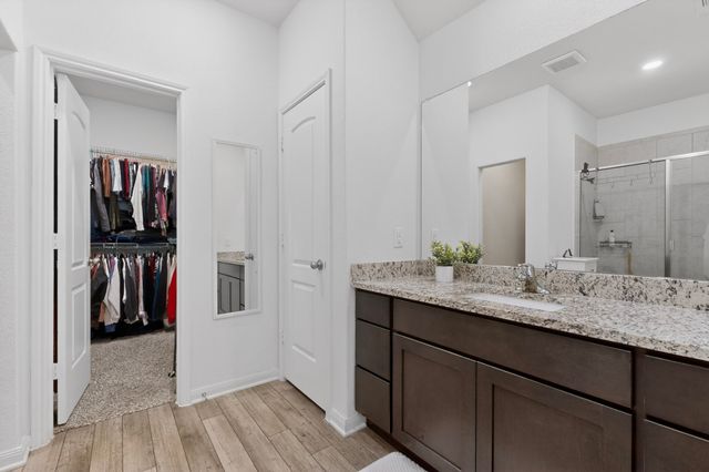 433 Cross Ridge Circle N, Fort Worth, TX 76120