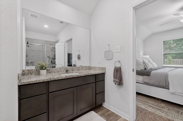 433 Cross Ridge Circle N, Fort Worth, TX 76120