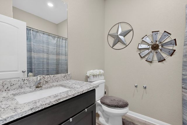 433 Cross Ridge Circle N, Fort Worth, TX 76120