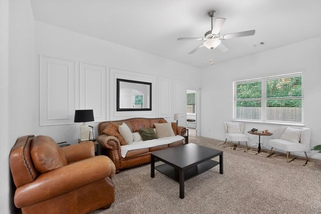 433 Cross Ridge Circle N, Fort Worth, TX 76120