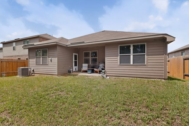 433 Cross Ridge Circle N, Fort Worth, TX 76120