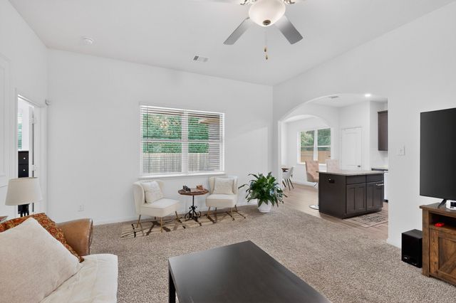 433 Cross Ridge Circle N, Fort Worth, TX 76120