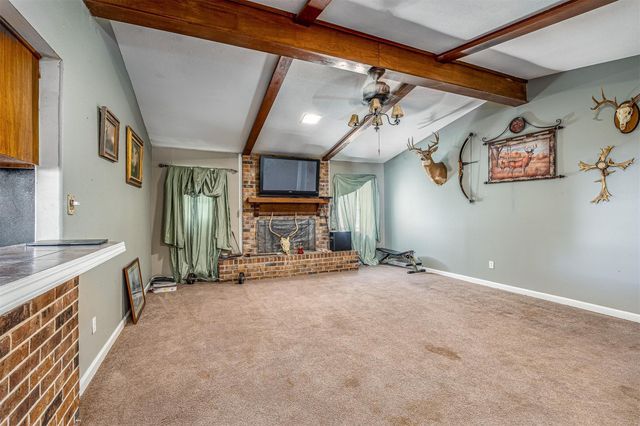 501 N Magnolia Street, Highlands, TX 77562