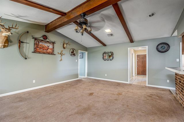 501 N Magnolia Street, Highlands, TX 77562