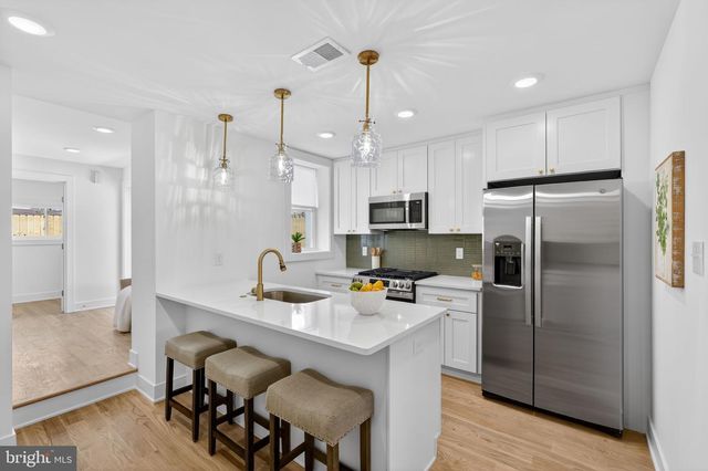 164-66 EAST ST, Philadelphia, PA 19127