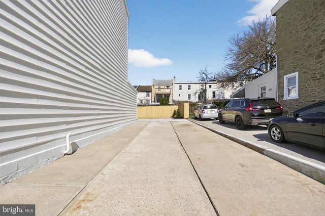 164-66 EAST ST, Philadelphia, PA 19127