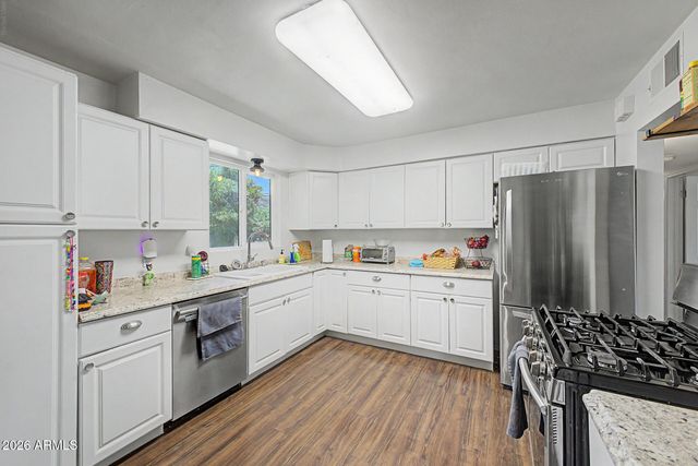 1220 E LAS PALMARITAS Drive, Phoenix, AZ 85020