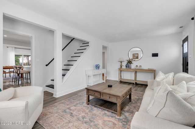 11 Borden Street, Shrewsbury Boro, NJ 07702