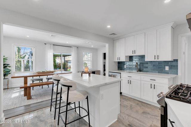 11 Borden Street, Shrewsbury Boro, NJ 07702