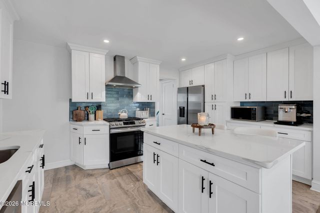 11 Borden Street, Shrewsbury Boro, NJ 07702